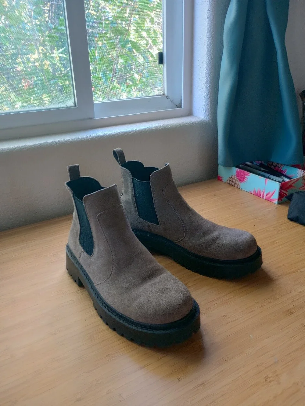 Pull&Bear Suede Chelsea Boot 38